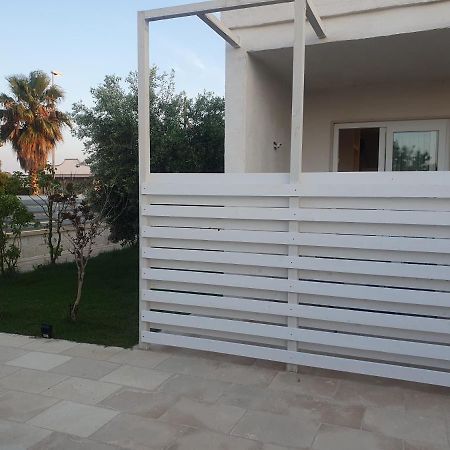 Sea Beach Home Torre Lapillo Kültér fotó